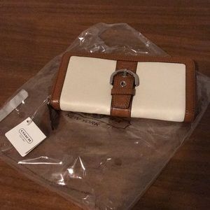Brand new Authentic Coach Wallet